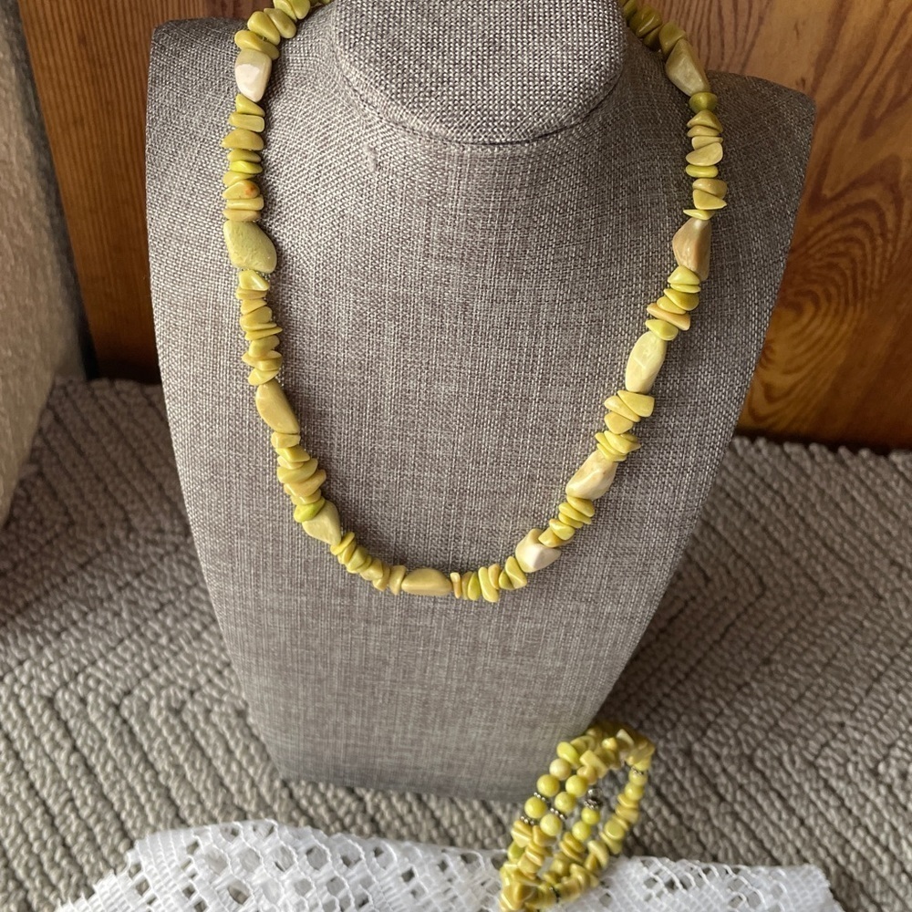 Jade Chip Necklace / Bracelet Set